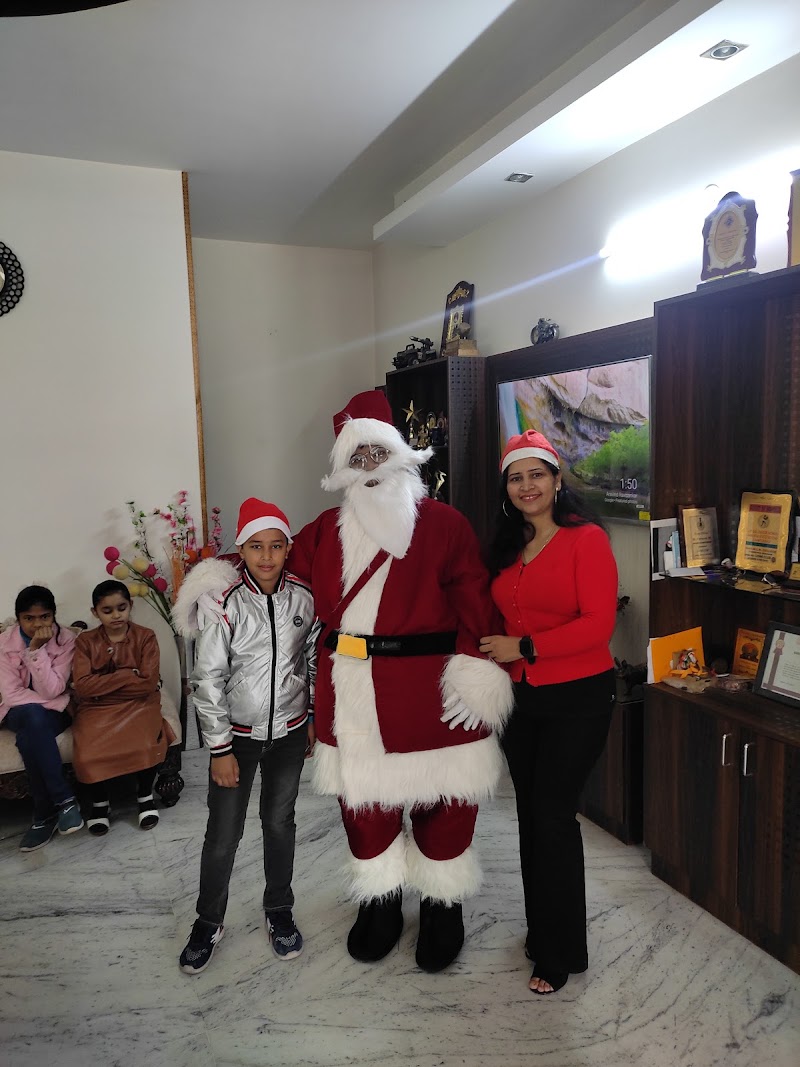 Mascot Guru - Mascot & Cartoon Characters for Rent