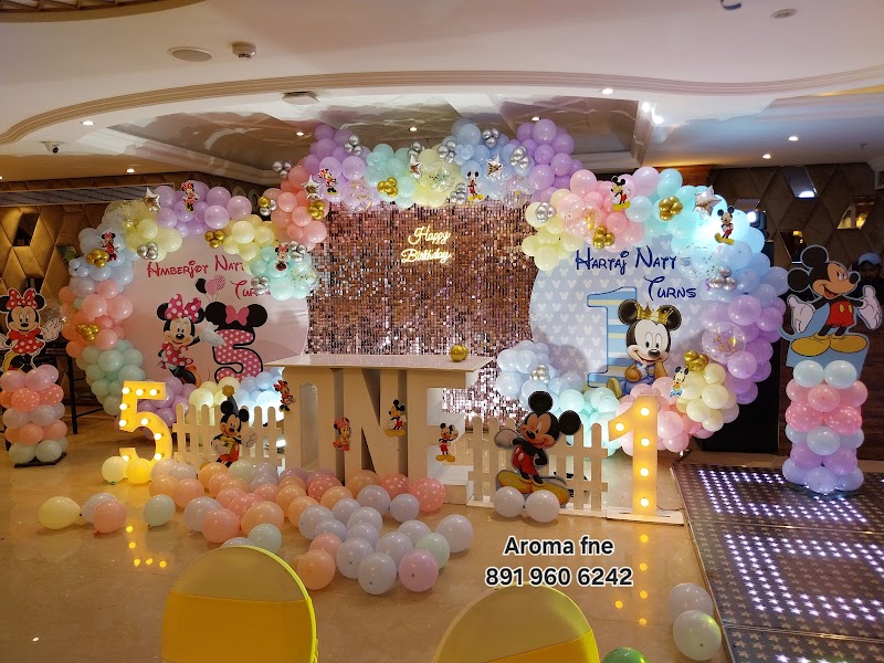 Aroma Balloon & Flower Decoration in Zirakpur